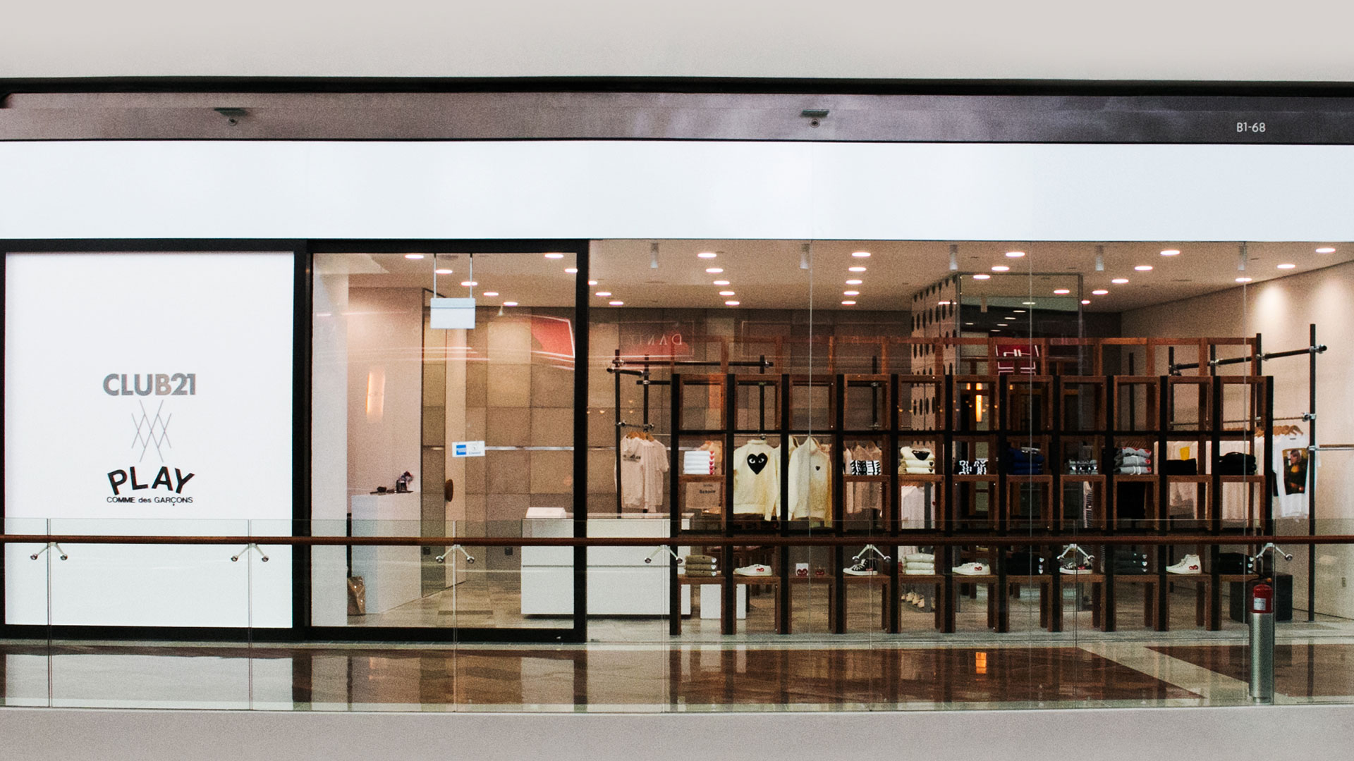 FASHION LICENSING COMO GROUP