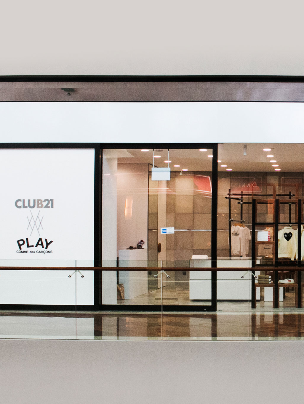 FASHION LICENSING COMO GROUP